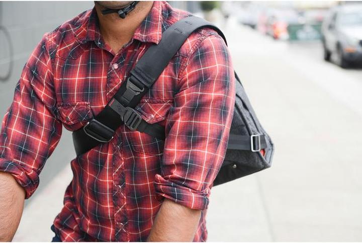 Produktbild Peak Design Everyday Messenger 15" Charcoal (Kamera Schultertasche)