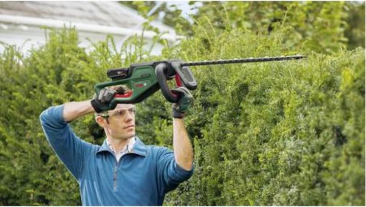 Actual product image Bosch Home & Garden 18V Battery Hedge Trimmer UniversalHedgeCut 18-55 (Cordless hedgecutters)