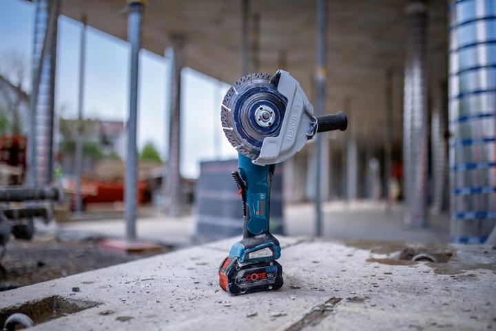 Produktbild Bosch Professional GWS 18V-180 P (180 mm)