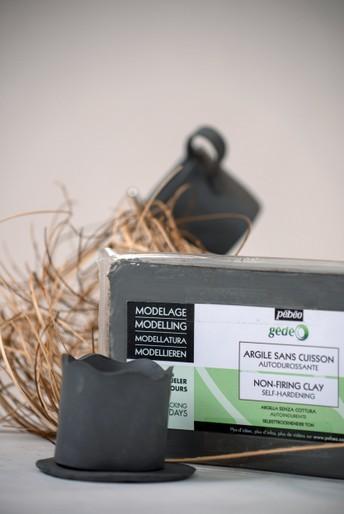 Actual product image Pebeo Gédéo Non-Firing Modelling Clay 1,5 Kg Loaf Black (Black)