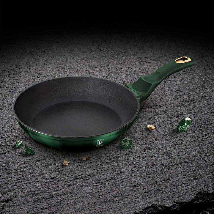 Immagine prodotto BerlingerHaus Set Di Pentole In Titanio 10 Pezzi. Casa Berlinger Bh-6065 Smeraldo (Set di pentole e padelle da cucina, Alluminio)
