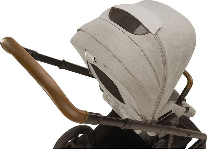 Actual product image Nuna Mixx next magnetic buckle