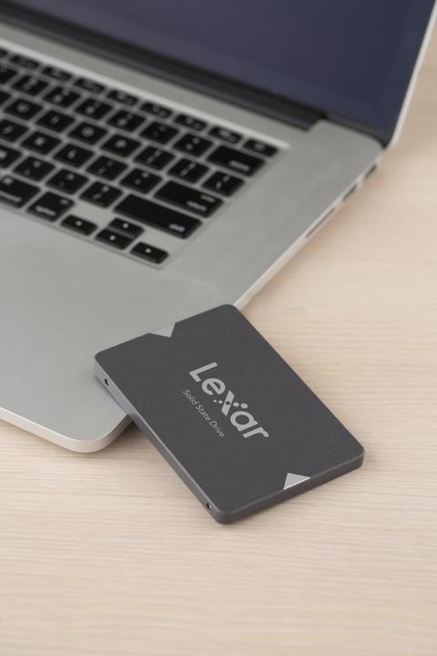 Image du produit Lexar SSD NS100 2000 GB, facteur de forme SSD 2,5, interface SSD SATA III, vitesse de lecture 550 MB/s (2000 Go, 2.5")