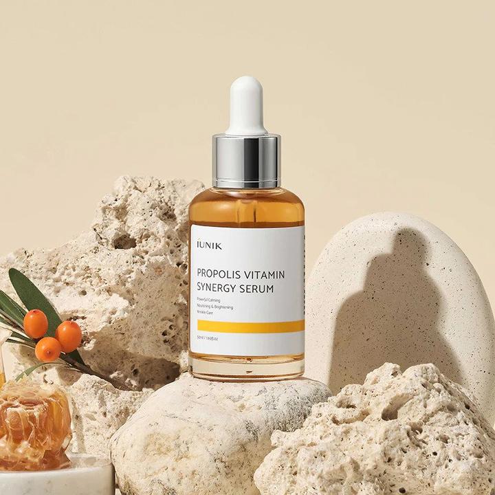 Produktbild iUNIK Propolis Vitamin Synergy Serum (50 ml)