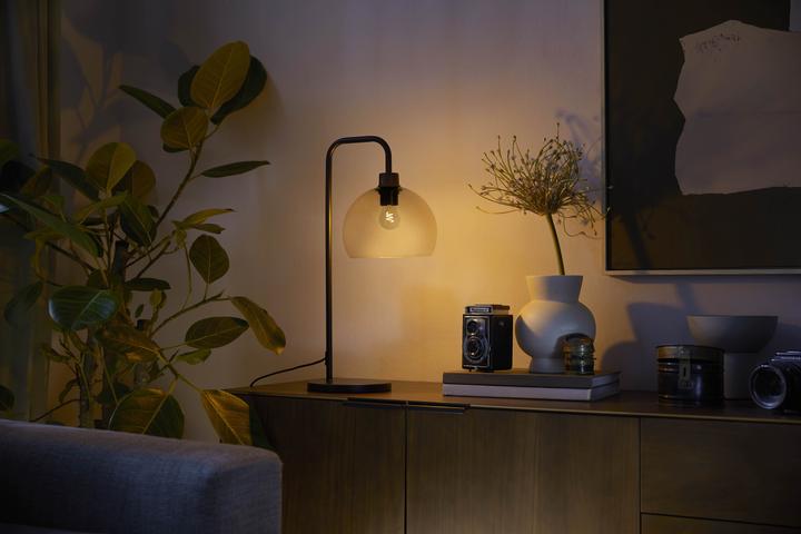Actual product image Philips Amber (E14, 3 W, 250 lm, 1 x, E)