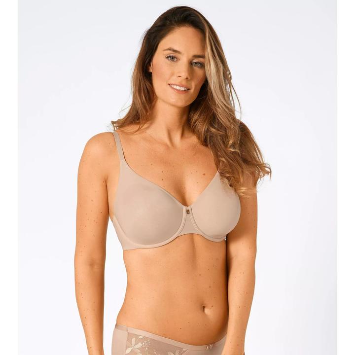 Actual product image Triumph Body Make-Up Essentials (90 B, Single pack)