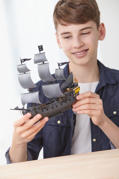 Actual product image Revell Black Pearl