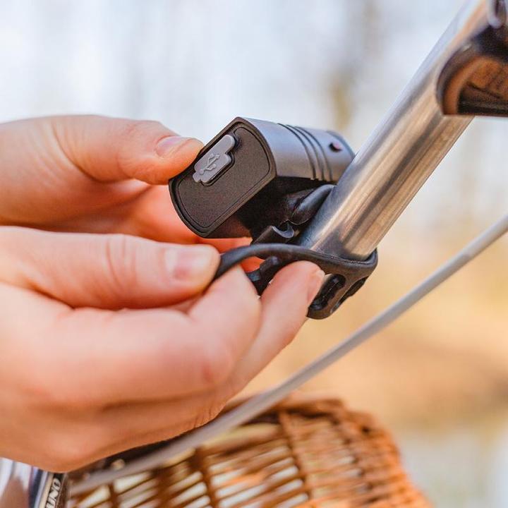 Produktbild Forever BLG-200 Bicycle and Scooter Active Light Kit with Built-in Battery Universal Frame Holder (400 lm, 15 lm)