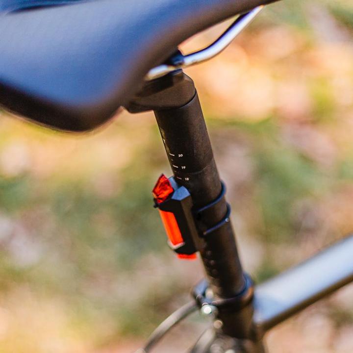 Produktbild Forever BLG-200 Bicycle and Scooter Active Light Kit with Built-in Battery Universal Frame Holder (400 lm, 15 lm)