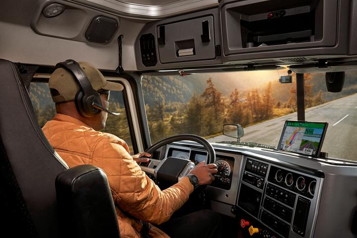 Actual product image Garmin Dezl LGV1010 MT-D EU (10.10")