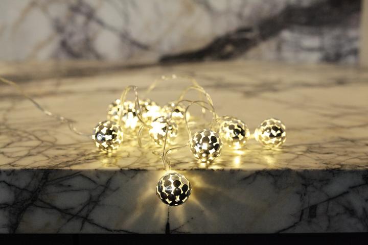 Actual product image Kikkerland Ball String Lights Silver (1.20 m)