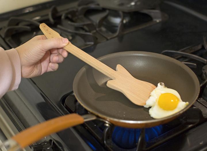 Actual product image Kikkerland Guitar Spatula