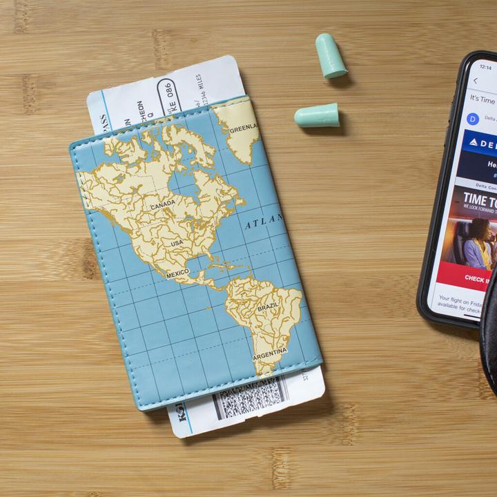Image du produit Kikkerland World Traveler Passport Case (Pochette pour passeport)
