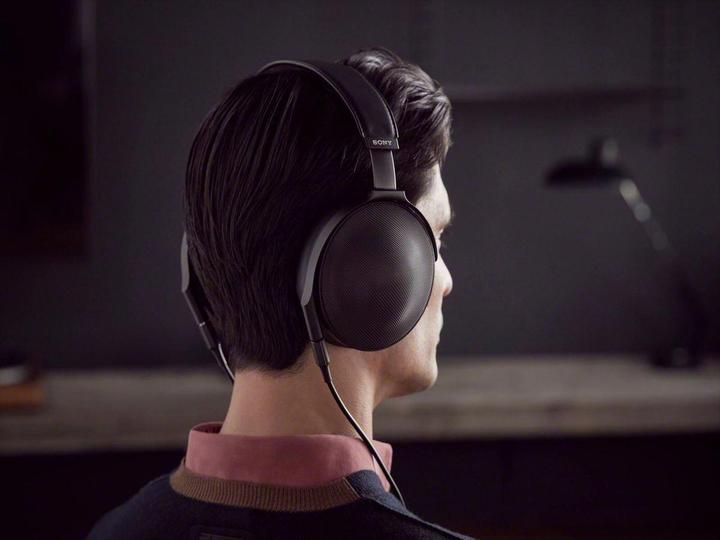 Actual product image Sony MDR-Z1R Signature Series (No noise cancelling, Cable)