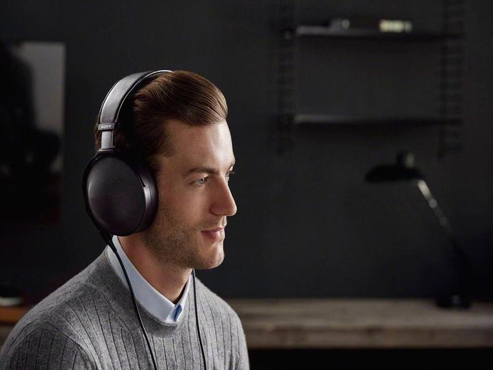 Actual product image Sony MDR-Z1R Signature Series (No noise cancelling, Cable)