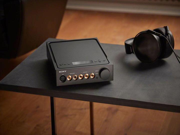 Actual product image Sony MDR-Z1R Signature Series (No noise cancelling, Cable)