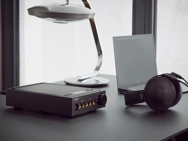 Actual product image Sony MDR-Z1R Signature Series (No noise cancelling, Cable)