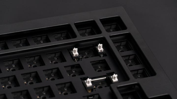 Produktbild Keychron Q1 Barebone Knob Version (CH, Kabelgebunden)