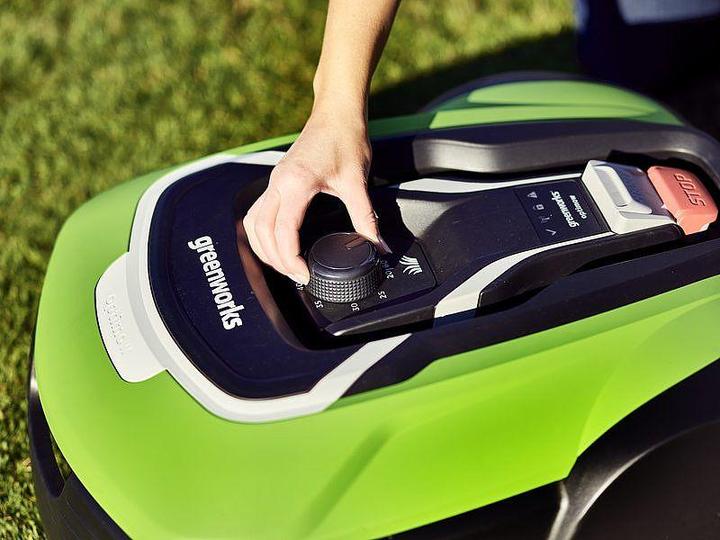 Produktbild Greenworks Robotic lawn mower OptiMow15 (1500 m²)