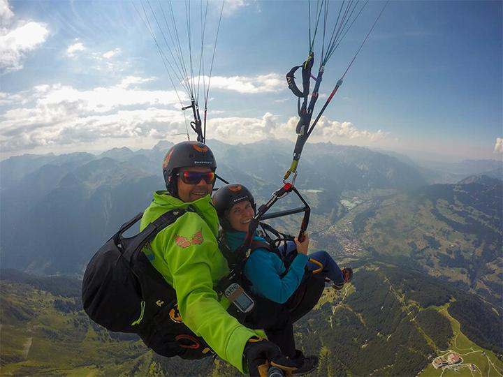 Produktbild Smartbox Gleitschirm-Tandemflug in den Sonnenuntergang im Montafon für 1 Person (1 Pers.)