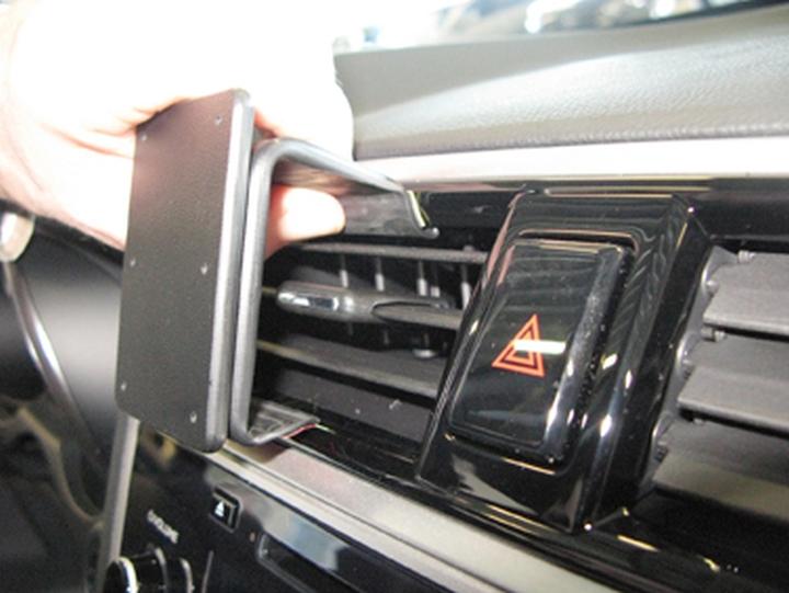 Actual product image Brodit 855406 Car mount Subaru Outback 18