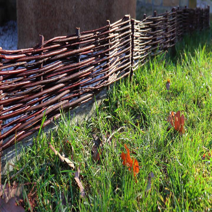 Actual product image Aquagart 2 Beeteinfassungen aus Weide 30x100cm I Beetbegrenzung /Weidenzaun zur Beetumrandung Rasenkante (100 cm)