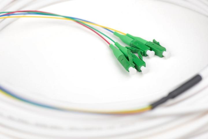 Produktbild Digitus FTTH-Drop-Kabel, Singlemode, 4 Adern, LC/APC G.657.A2, 50m (U/UTP, CAT6, 50 m)