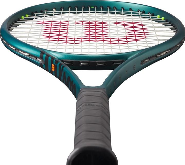 Actual product image Wilson Blade 100 V9.0 tennis racket (2, 300 g)