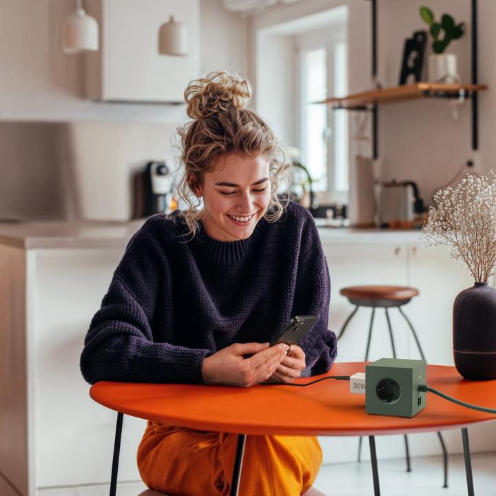 Produktbild Hama Schnellladegerät, USB-C, PD/Qualcomm®/GaN, Mini-Ladegerät, 30 W, Weiss (30 W)