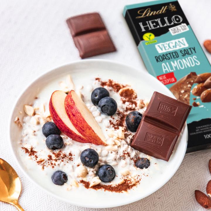 Actual product image Lindt Hello Vegan Roasted Salted Almonds bar (100 g)