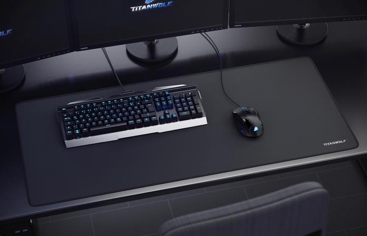 Produktbild Titanwolf Gaming Mauspad, XXL Speed Gaming Mausmatte / Extragrosse Fläche von 900 x 400mm, Logo (Wide)