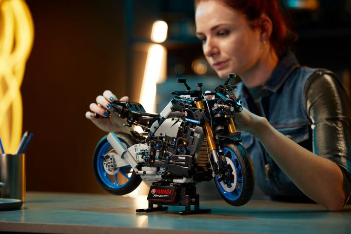 Actual product image LEGO Yamaha MT-10 SP (42159, Technic) (42159, LEGO Technic)