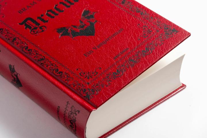 Produktbild Dracula. Ein Vampirroman (Deutsch, Bram Stoker, Stasi Kull, 2022)