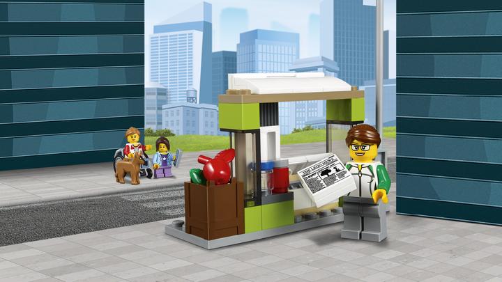 Actual product image LEGO City bus station (60154, LEGO City)