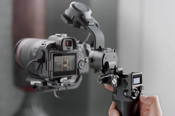Immagine prodotto DJI RSC 2 (Fotocamera di sistema, Fotocamera reflex, 3 kg)