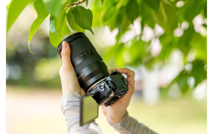 Produktbild Tamron AF 17-70mm F/2.8 Di III-A VC RXD Fuji X (Fujifilm X, APS-C / DX)