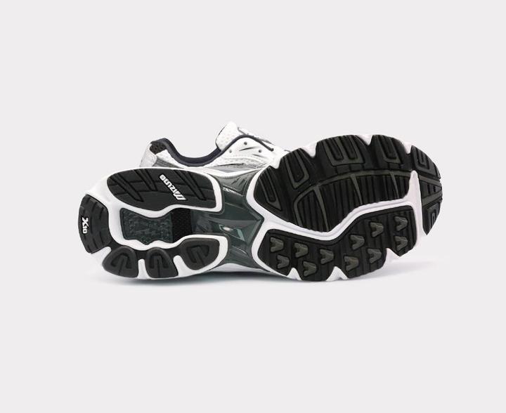 Actual product image Mizuno Wave Rider 10 (45)