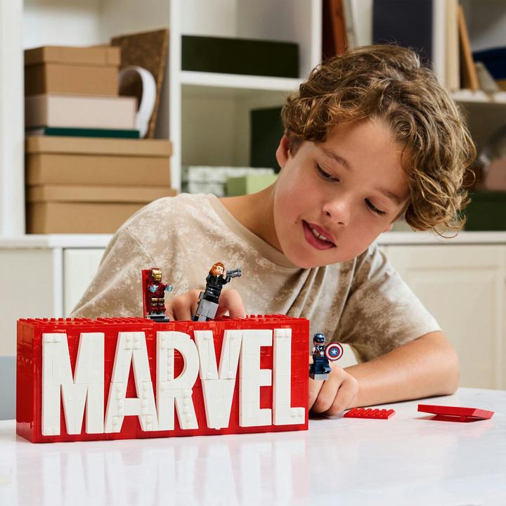 Produktbild LEGO Logo & Minifiguren (76313, LEGO Marvel)