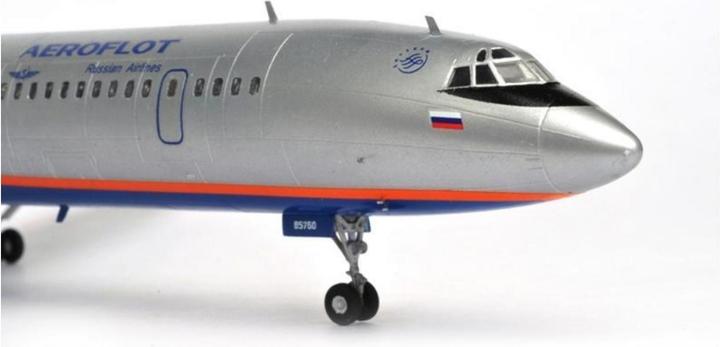 Actual product image Tamiya 1:144 Tupolev TU-154M Airliner