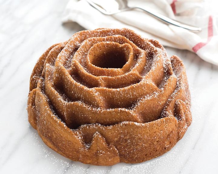 Actual product image Nordic Ware Rose baking dish (23 cm)