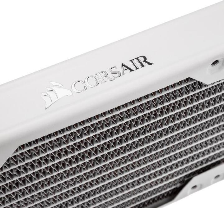 Actual product image Corsair Hydro X Series XR5 (120 mm)