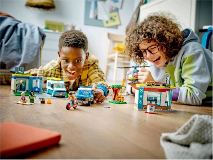 Immagine prodotto LEGO 60371 Sede del veicolo di soccorso (60371, LEGO City)