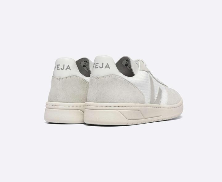Actual product image Veja V-10 (38)