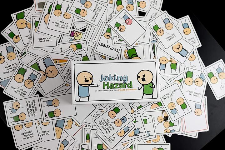 Actual product image Spilbraet Joking Hazard (English, German, French, Spanish)