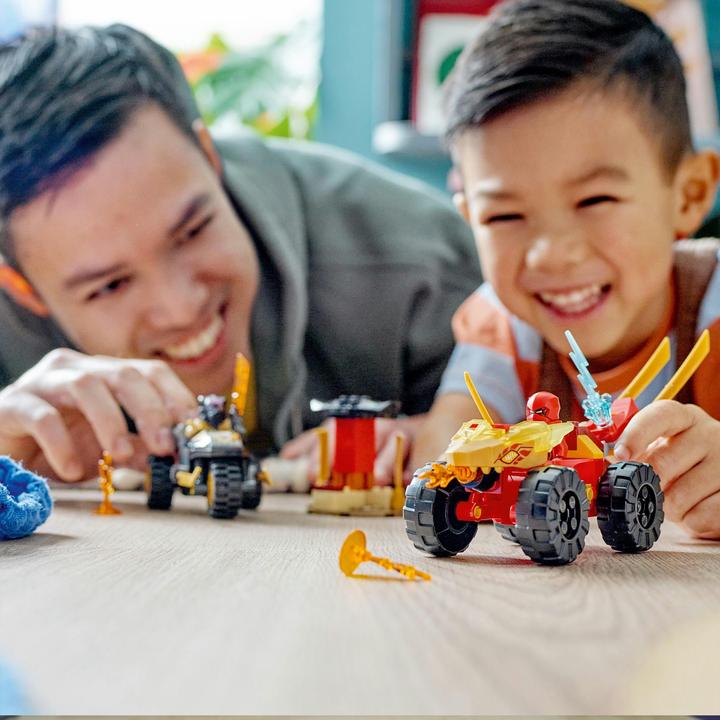 Actual product image LEGO 71789 Chase with Kai's speedster and Ras' motorbike (71789, LEGO Ninjago)