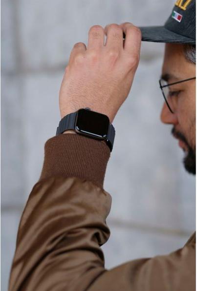 Actual product image Cyberport Magnetic silicone wristband LITE black 38-40mm (Silicone)