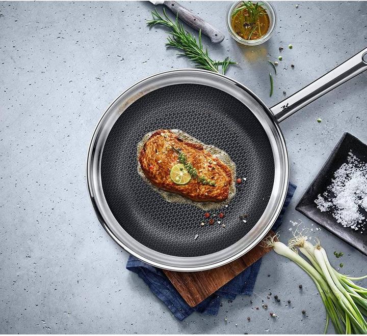 Produktbild WMF Edelstahlpfanne Bratpfanne 24cm Wabenboden Profi Resist Induktion beschichtet (24 cm, Bratpfanne, Aluminium, Edelstahl)