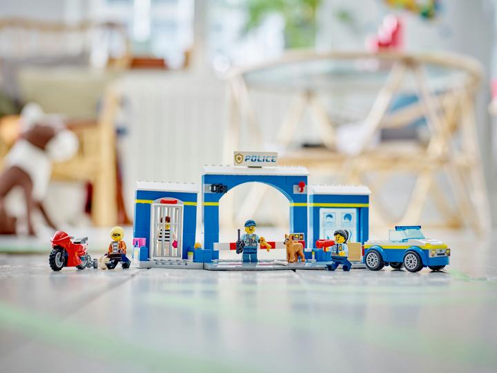 Produktbild LEGO Ausbruch aus der Polizeistation (60370, LEGO City)