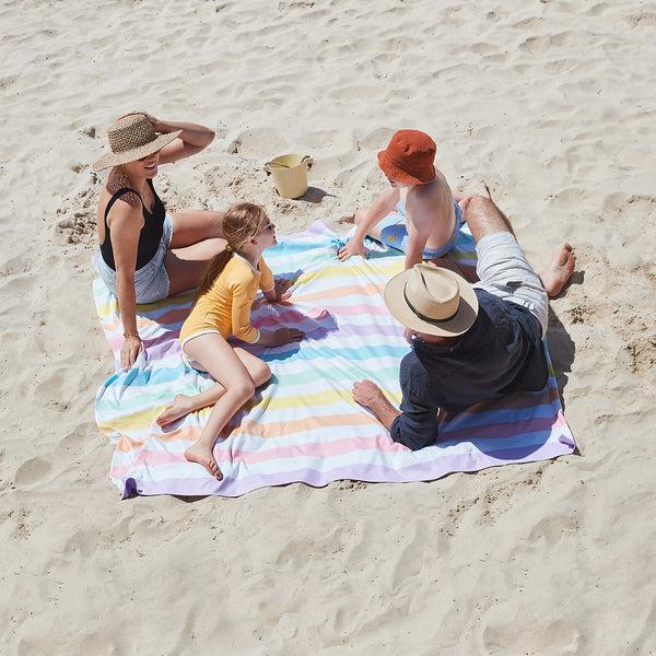 Image du produit Dock & Bay Serviette de bain SUMMER XXL Unicorn Waves (200 x 180 cm)