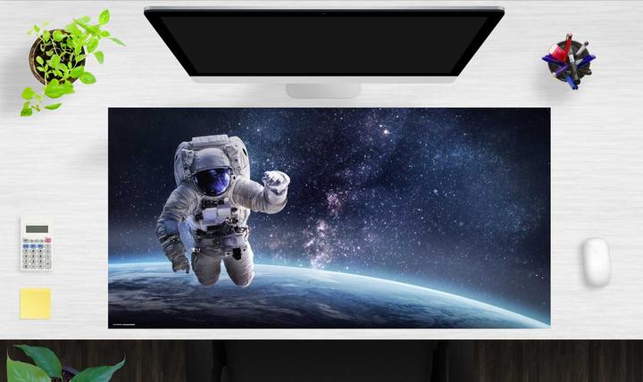 Produktbild CoverYourDesk Schreibtischunterlage Astronaut im Weltall